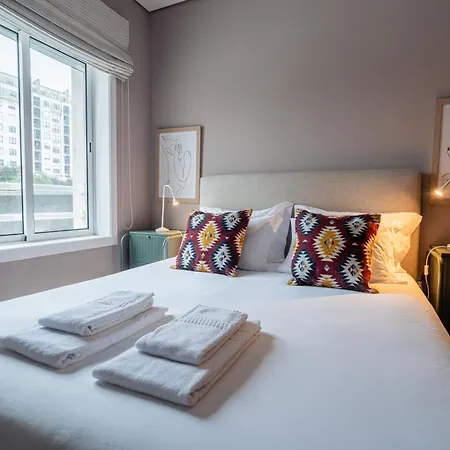 Mauve Perto Do Metro, Cedofeita, *