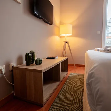 Mauve Perto Do Metro, Cedofeita, *