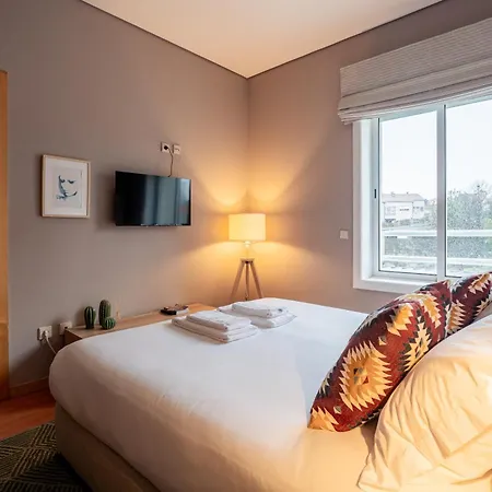 Mauve Perto Do Metro, Cedofeita, 波尔图