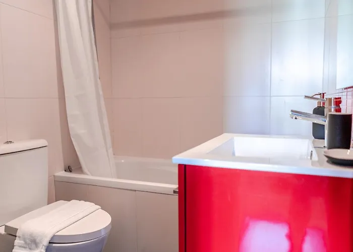 Mauve Perto Do Metro, Cedofeita, 波尔图